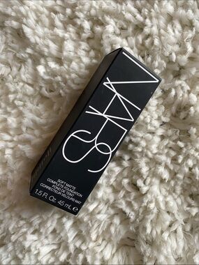 NARS Soft Matte Foundation Box - Black & White Packaging